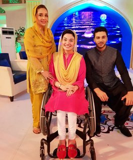 Juggun Kazim feet photo thumbnail