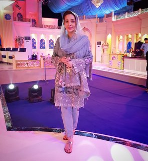 Juggun Kazim feet photo thumbnail