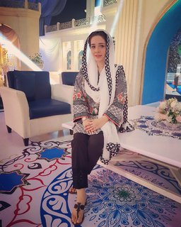 Juggun Kazim feet photo thumbnail