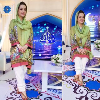 Juggun Kazim feet photo thumbnail