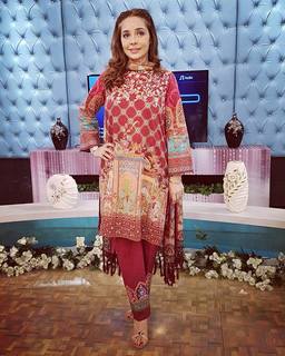 Juggun Kazim feet photo thumbnail