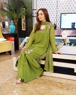 Juggun Kazim feet photo thumbnail