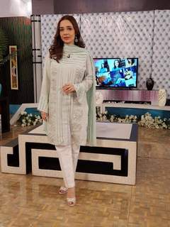 Juggun Kazim feet photo thumbnail