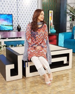 Juggun Kazim feet photo thumbnail