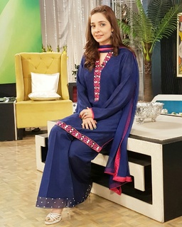 Juggun Kazim feet photo thumbnail