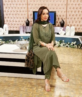 Juggun Kazim feet photo thumbnail