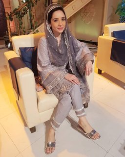 Juggun Kazim feet photo thumbnail