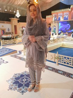 Juggun Kazim feet photo thumbnail