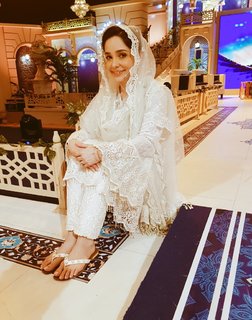 Juggun Kazim feet photo thumbnail