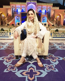 Juggun Kazim feet photo thumbnail