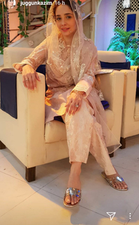 Juggun Kazim feet photo thumbnail