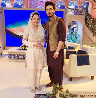 Juggun Kazim feet photo thumbnail