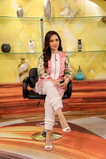 Juggun Kazim feet photo thumbnail