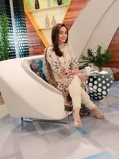 Juggun Kazim feet photo thumbnail