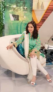 Juggun Kazim feet photo thumbnail