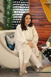 Juggun Kazim feet photo thumbnail