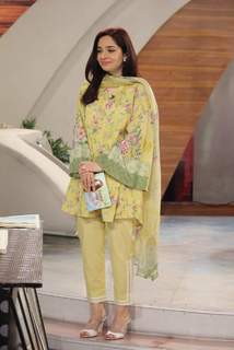 Juggun Kazim feet photo thumbnail