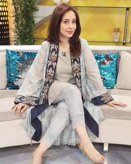 Juggun Kazim feet photo thumbnail