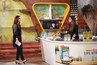 Juggun Kazim feet photo thumbnail