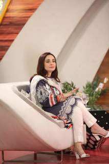 Juggun Kazim feet photo thumbnail