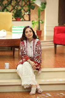 Juggun Kazim feet photo thumbnail