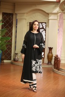 Juggun Kazim feet photo thumbnail