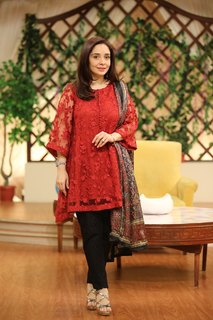 Juggun Kazim feet photo thumbnail