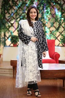 Juggun Kazim feet photo thumbnail