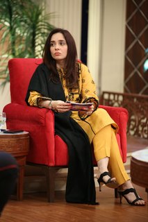 Juggun Kazim feet photo thumbnail