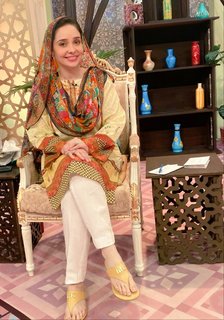 Juggun Kazim feet photo thumbnail