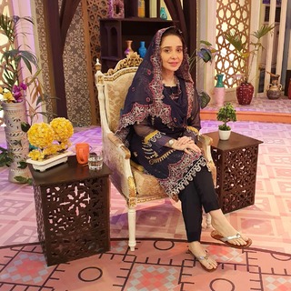 Juggun Kazim feet photo thumbnail