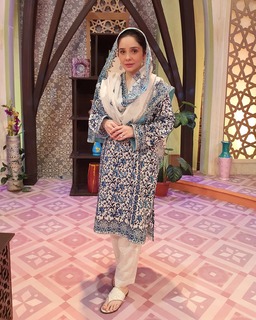 Juggun Kazim feet photo thumbnail