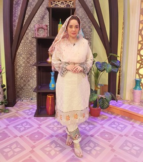 Juggun Kazim feet photo thumbnail