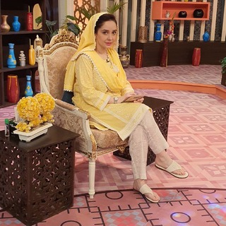 Juggun Kazim feet photo thumbnail