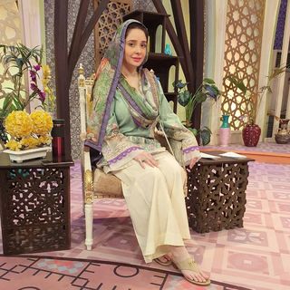 Juggun Kazim feet photo thumbnail