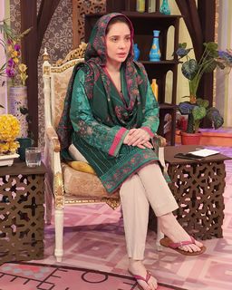 Juggun Kazim feet photo thumbnail