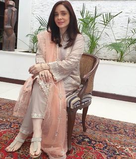 Juggun Kazim feet photo thumbnail