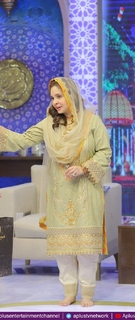 Juggun Kazim feet photo thumbnail