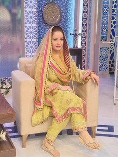 Juggun Kazim feet photo thumbnail