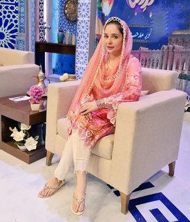 Juggun Kazim feet photo thumbnail