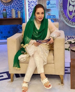 Juggun Kazim feet photo thumbnail