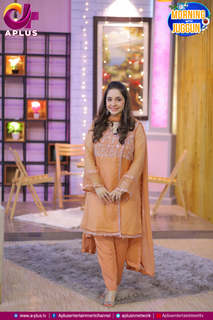 Juggun Kazim feet photo thumbnail