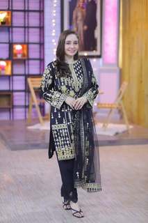 Juggun Kazim feet photo thumbnail