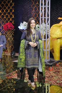 Juggun Kazim feet photo thumbnail