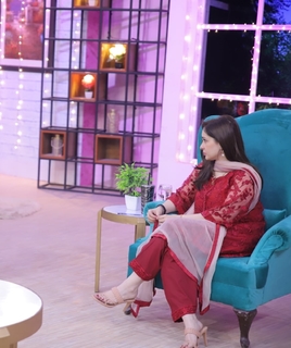 Juggun Kazim feet photo thumbnail