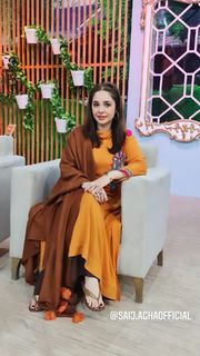 Juggun Kazim feet photo thumbnail