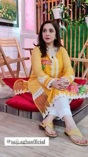 Juggun Kazim feet photo thumbnail