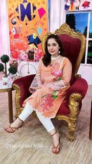 Juggun Kazim feet photo thumbnail