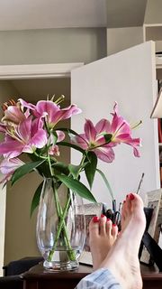 Juggun Kazim feet photo thumbnail