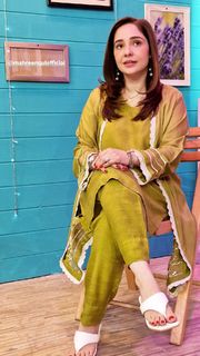 Juggun Kazim feet photo thumbnail